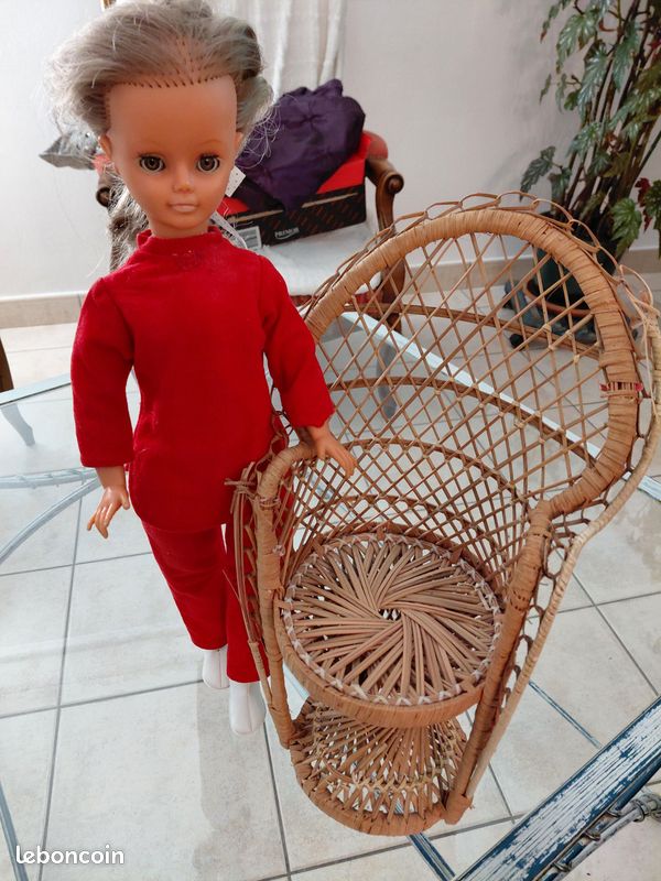 POUPEE CATHIE DE BELLA AVEC COLLANT AVEC ROBE A FLEUR BELLA VINTAGE 1970/80-48cm