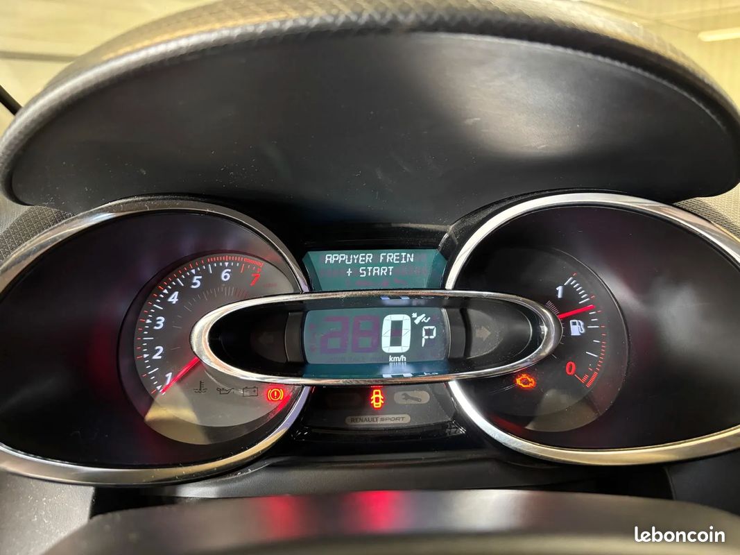RENAULT Clio 4 / IV 1.6 200ch RS CUP - 2014 - 158 000 km (image 10)