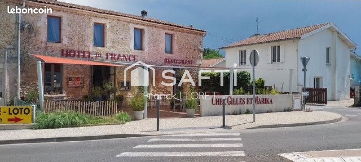 Local 537 m² VENDAYS-MONTALIVET (image 1)