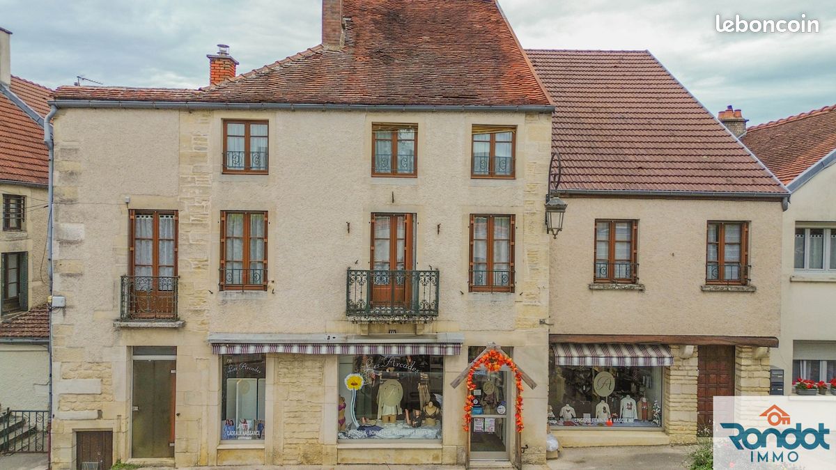 Appartement 5 pièces 183 m² · à Is-sur-Tille · 183 m² · 250 000 €