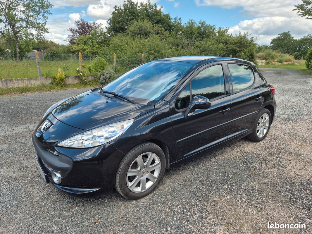 Peugeot 207 1.6 HDI 90ch 3ème main (image 1)