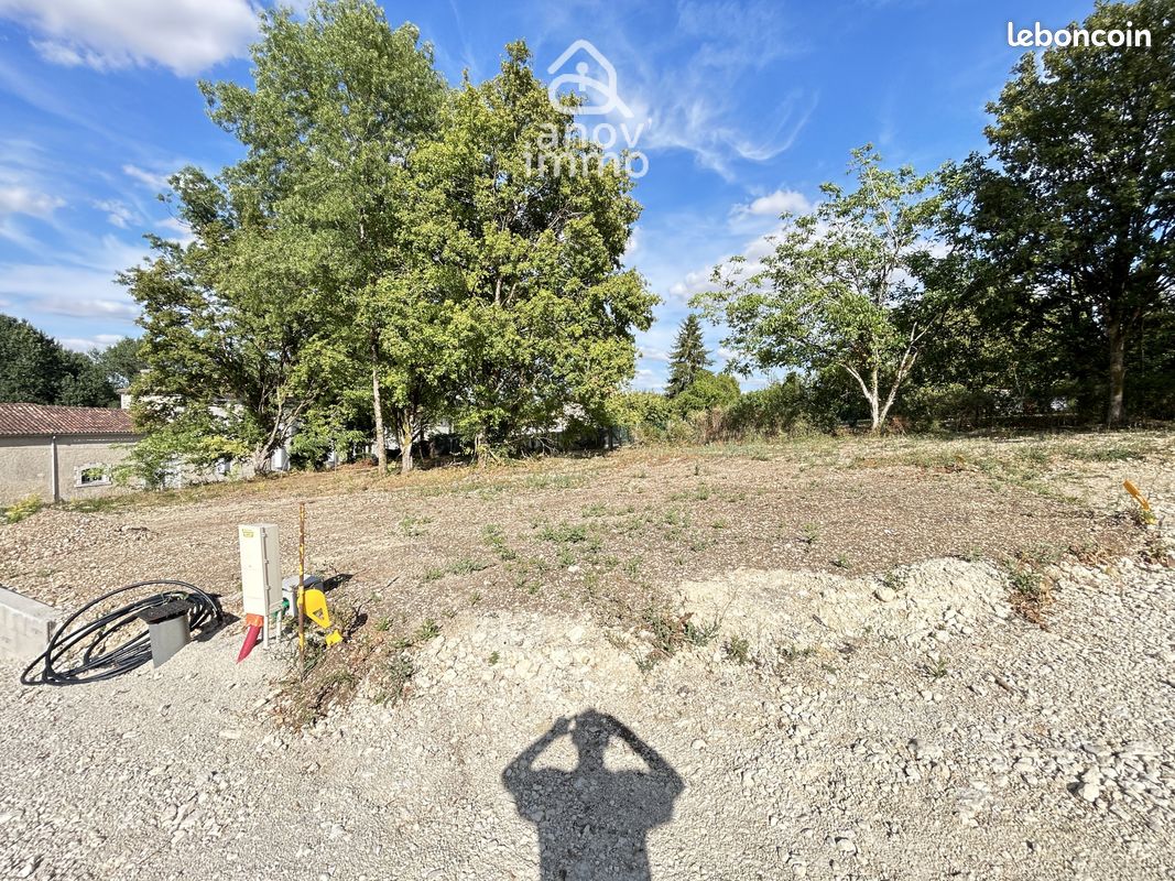 Terrain 856 m² · à Rouillac · 856 m² · 33 000 €