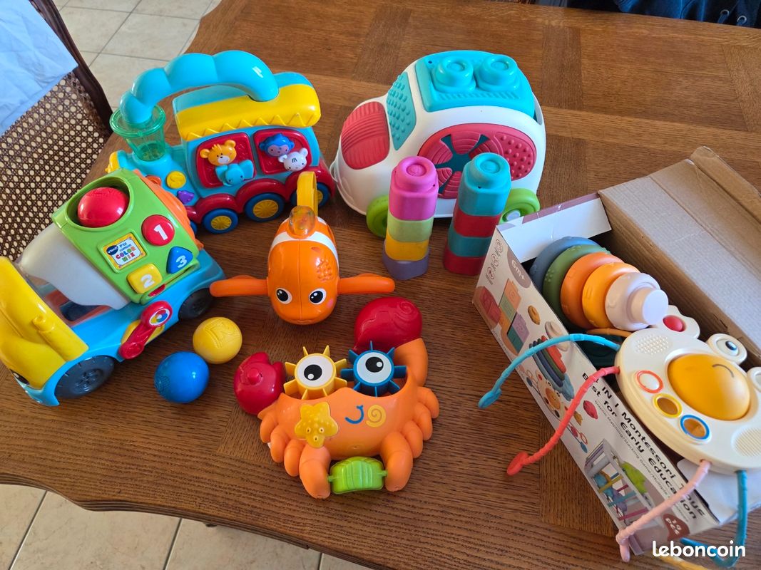 Lot jouets (image 1)