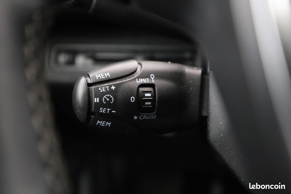 Peugeot 3008 1.5 Blue-HDi Allure 130 ch (image 28)