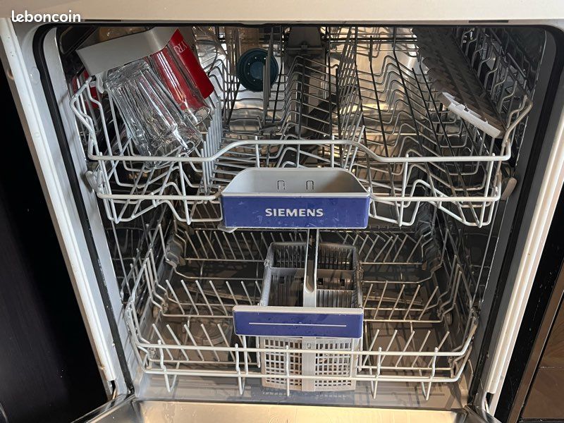Lave-vaisselle Siemens iQ300 pose libre 12 couverts – Très bon état (image 2)