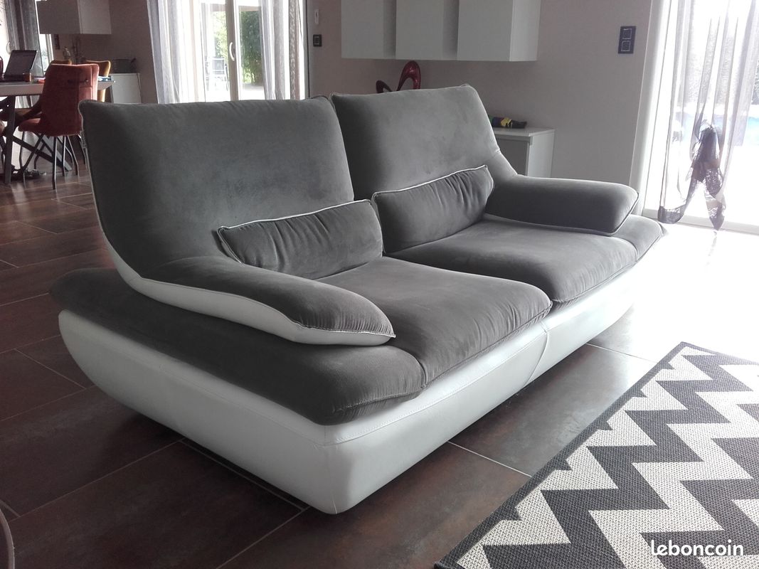 Canapé Château d’Ax 2 places tissu/cuir convertible (image 1)
