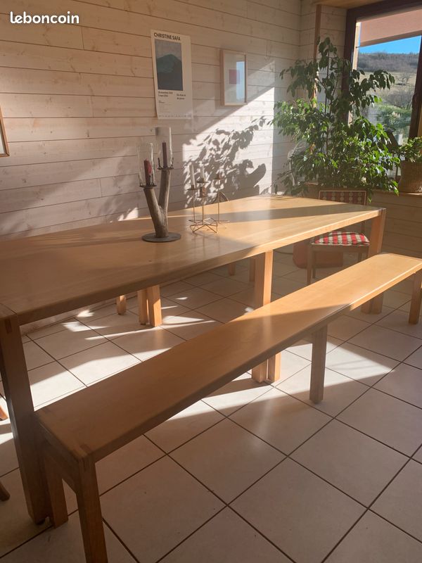 Table et bancs en bois massif (image 1)