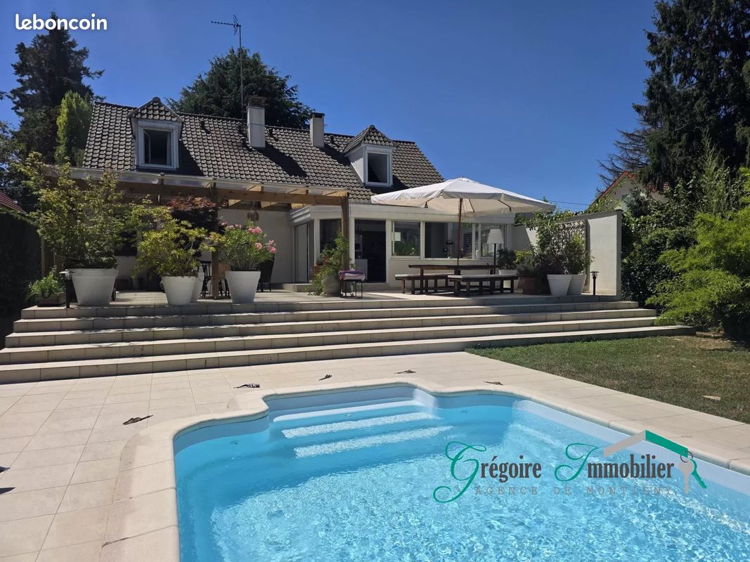 Maison 9 pièces 190 m² · à Montigny-sur-Loing · 190 m² · 714 000 €