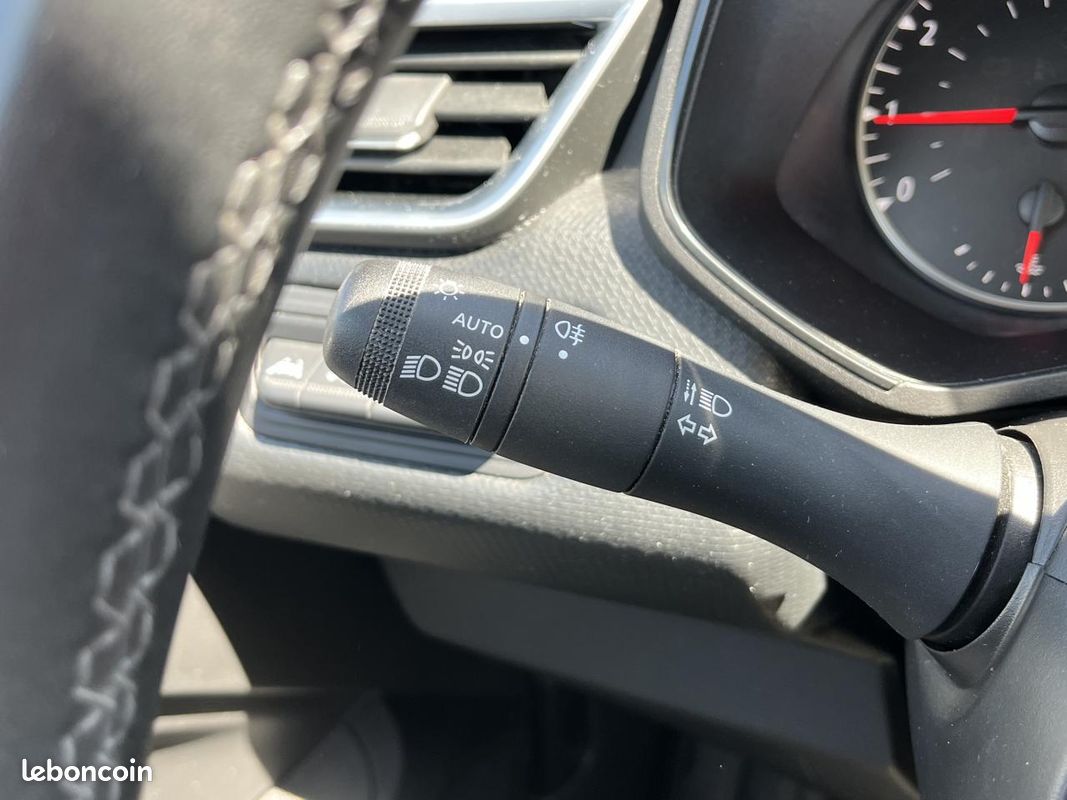 RENAULT CLIO V (5) Equilibre (CARPLAY SANS FIL) 1.0 Tce - 90 BERLINE PHASE 1 (image 30)