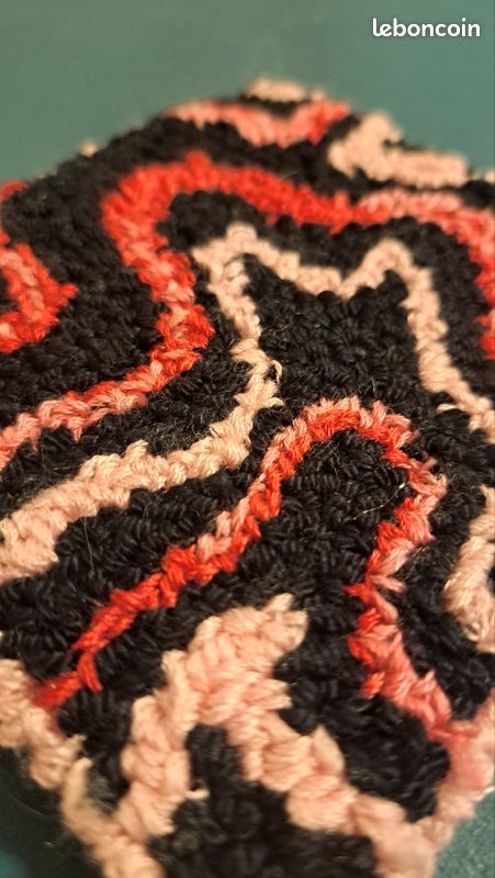Mini tapis motif rose et noir (image 1)