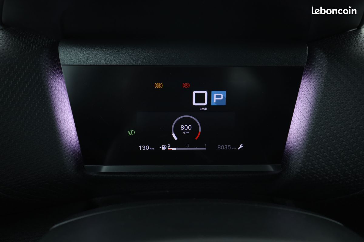 Citroen C4 1.2 PureTech Max EAT8 131 ch (image 18)