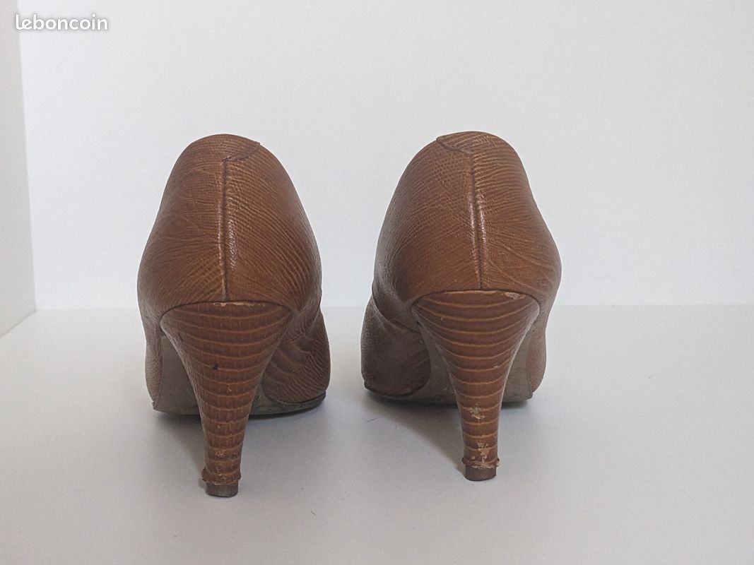 Escarpins Vintage Années 80 En Satin Et Cuir - Marque EdmondK - Pointure 39.5 EU - Talon Très Haut - Neuf Sans Boîte