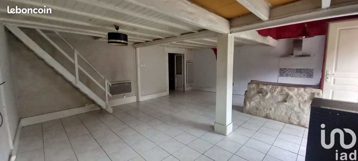Maison 3 pièces 79 m² - Jarnac 16200 (image principale 2)