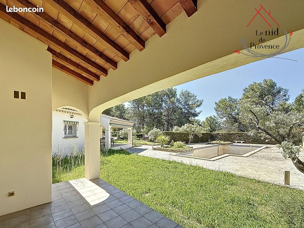 Maison 4 pièces 160 m² · à Pernes-les-Fontaines · 160 m² · 799 900 €
