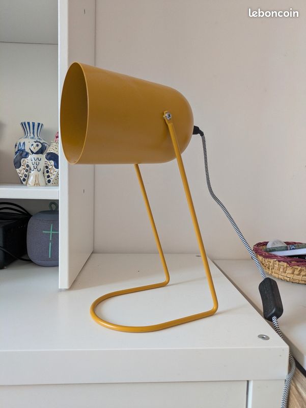Lampe sur pied (image 1)
