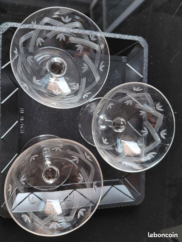 Lot de 3 coupes a champagne vintage en cristal ciselé (image 5)