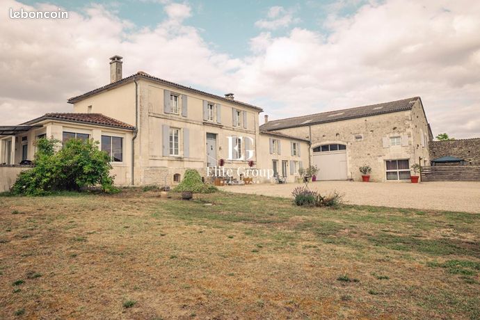 Maison 14 pièces 457 m²