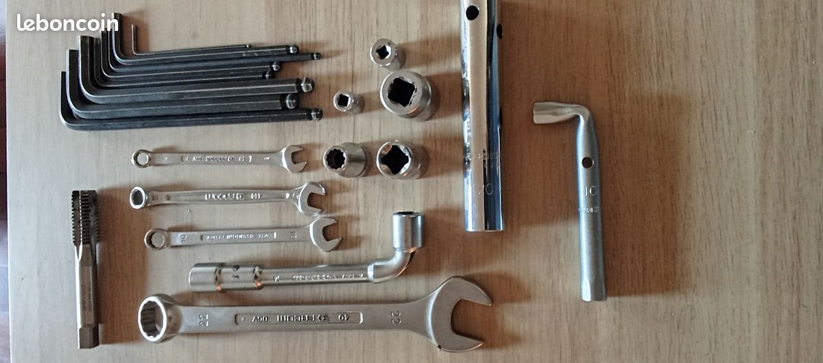 Lot outils Facom (image 1)