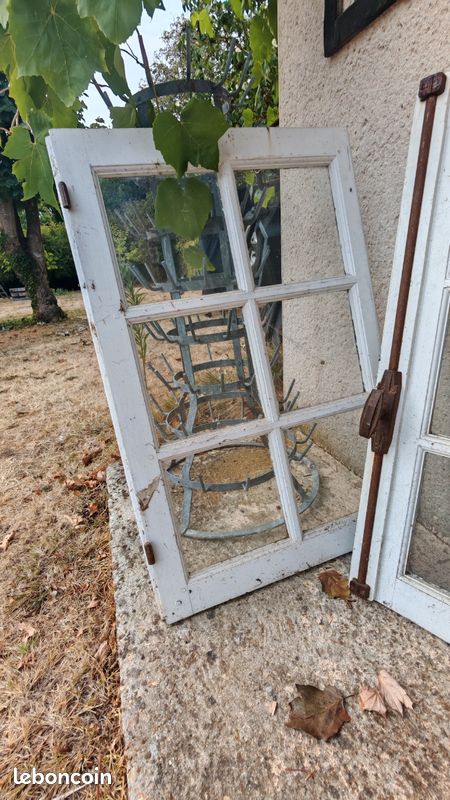 Fenêtre ancienne en bois (image 3)