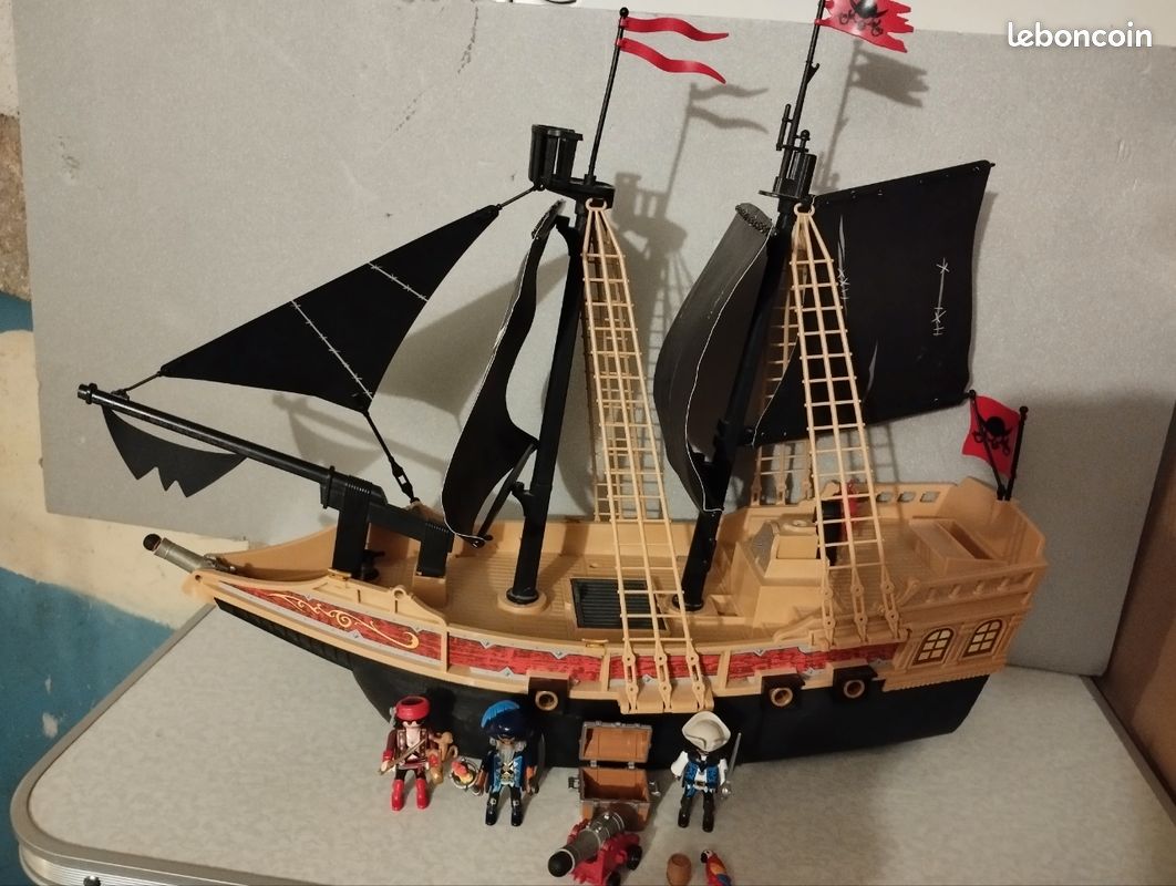Playmobil bateau pirate (image 1)