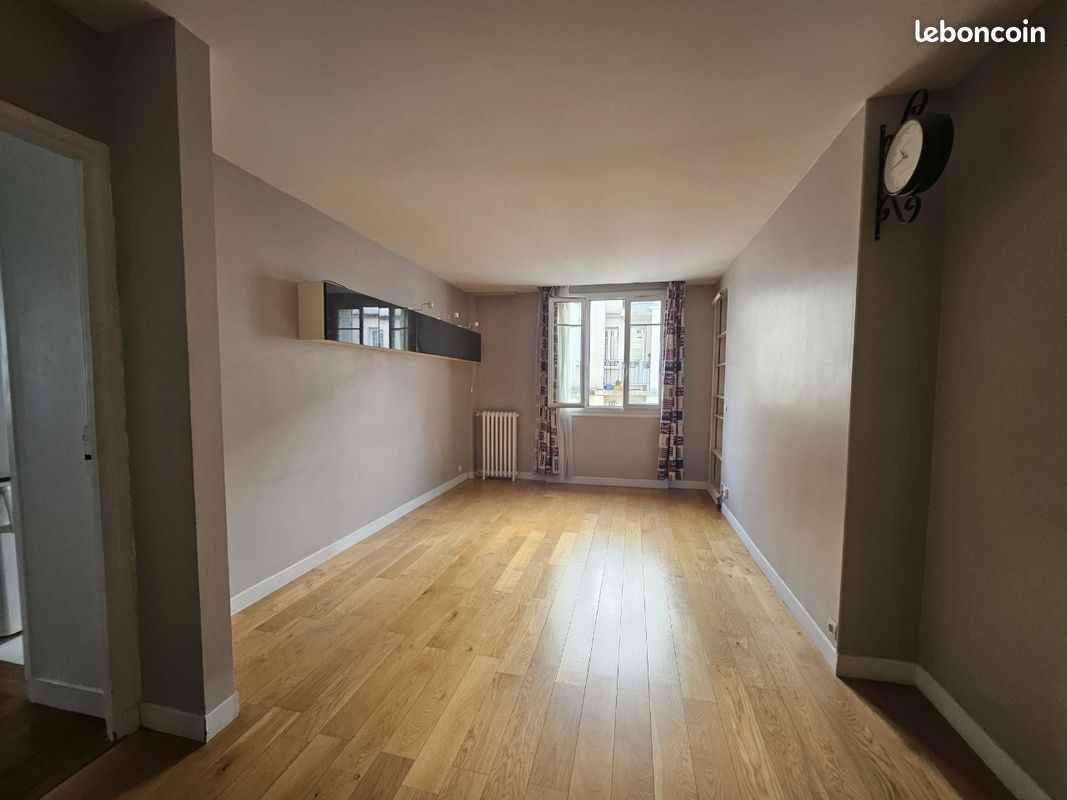 Appartement 2 pièce(s) 54 m²à louer Courbevoie