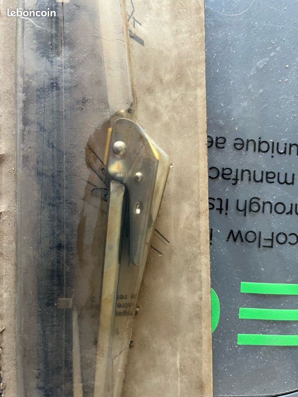 Balai essuie vitre panhard pour gael (image 1)