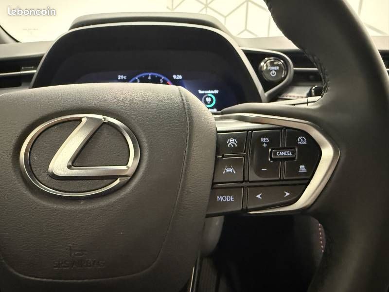 Lexus LBX 2WD Emotion (image 30)