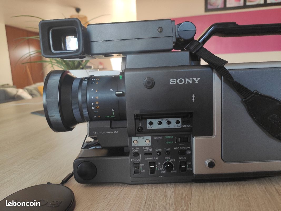 Caméscope Sony CCD-V100e (image 5)
