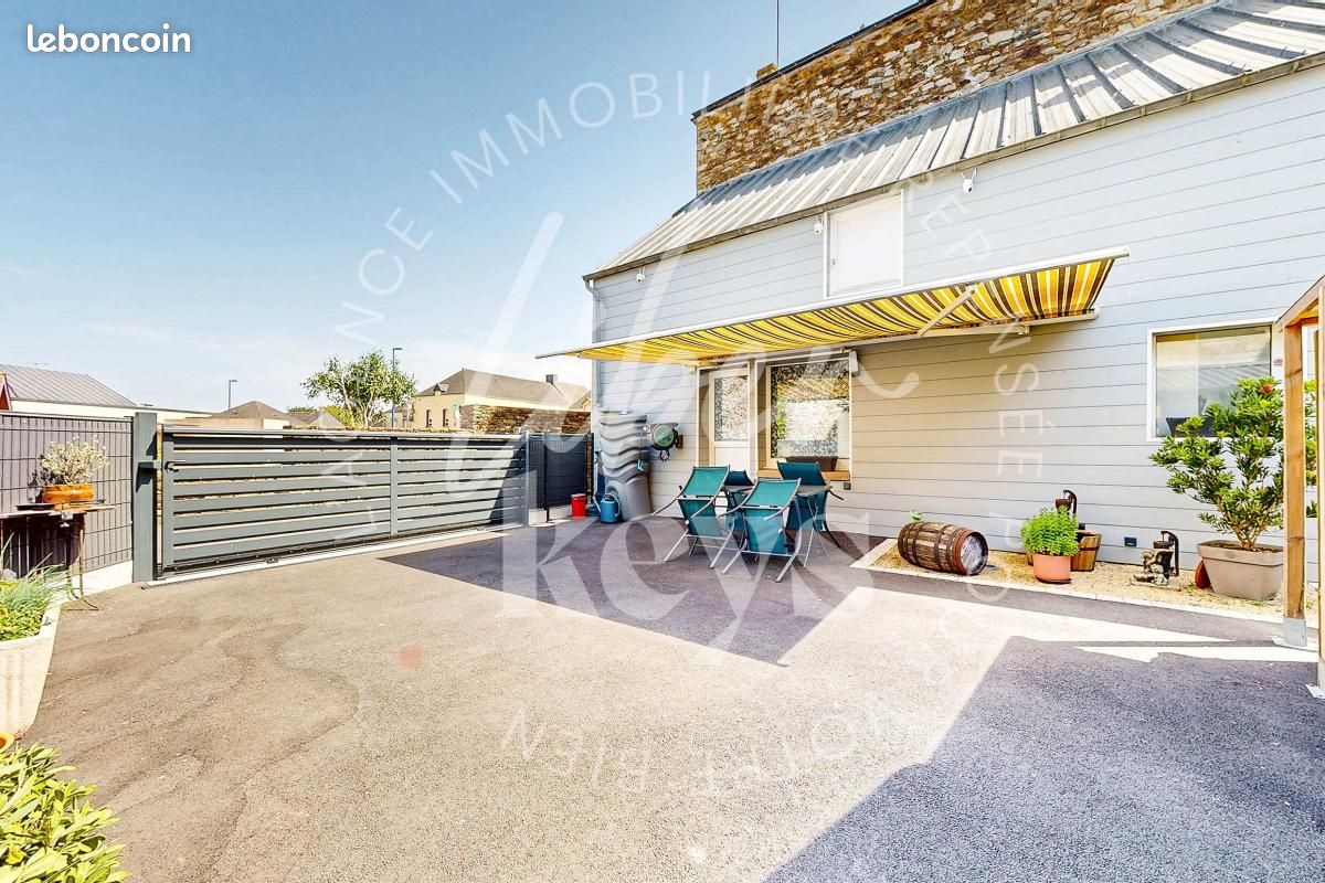 Maison 9 pièces 217 m² · à Saint-Dolay · 217 m² · 380 000 €