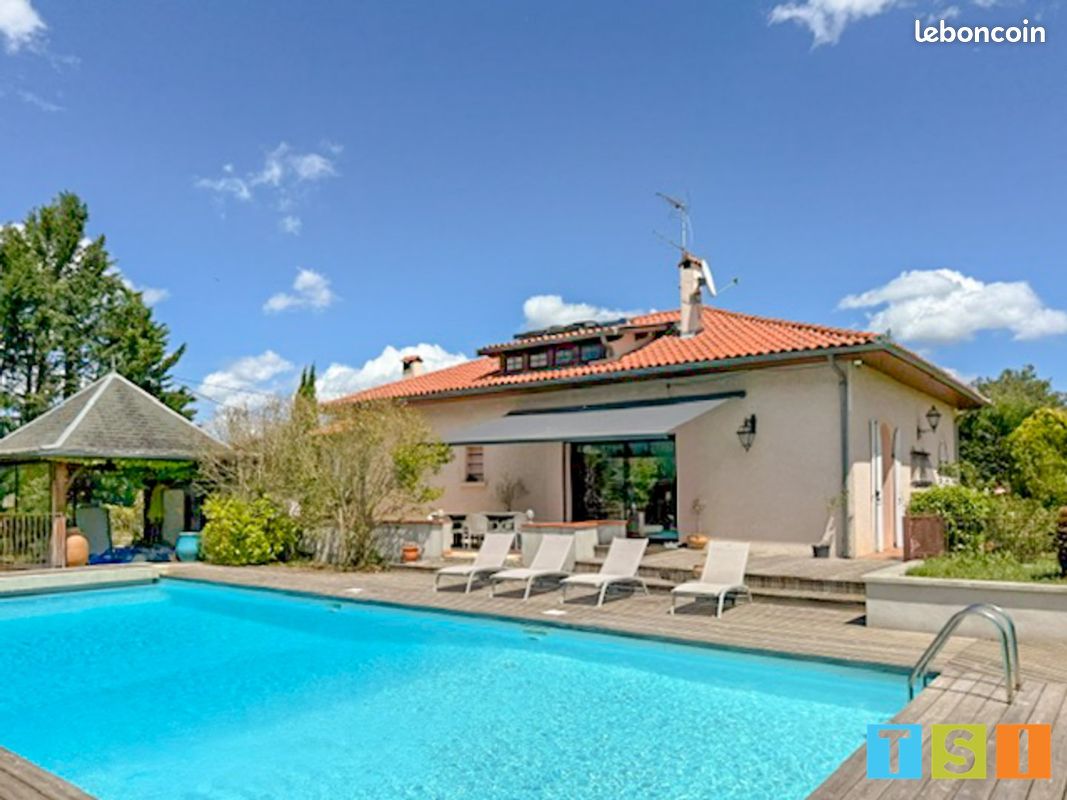 Maison 10 pièces 292 m² · à Cazères · 292 m² · 470 000 €