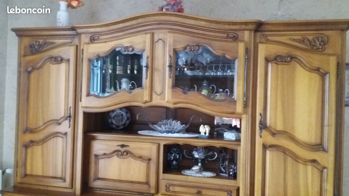 Buffet noyer massif (image 1)