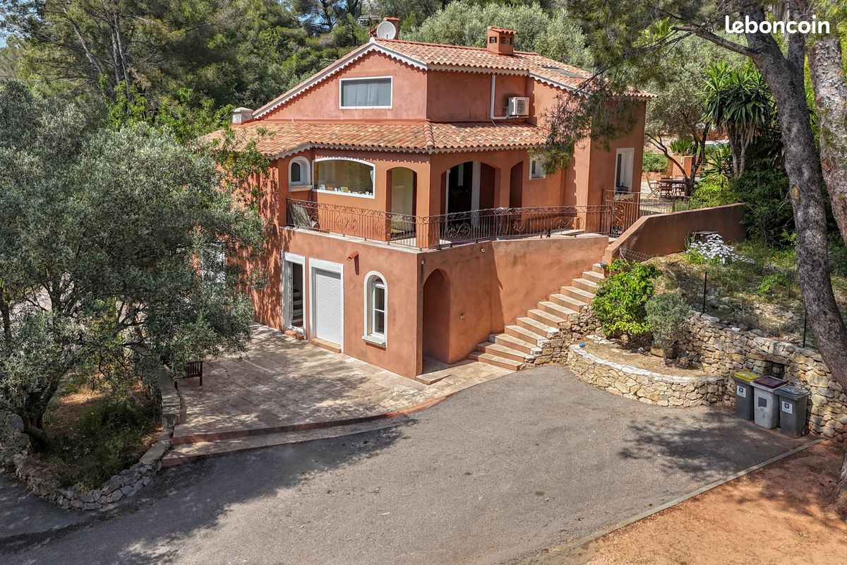 Maison 8 pièces 190 m² · à Sanary-sur-Mer · 190 m² · 1 399 000 €