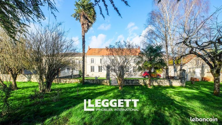 Maison 11 pièces 320 m²