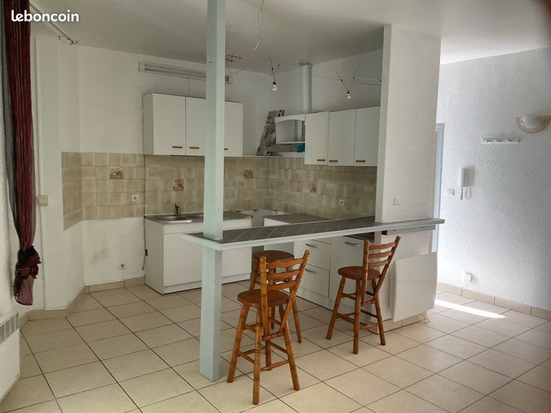 Appartement 3 pièces 70 m² · à Saint-Chinian · 70 m² · 600 €