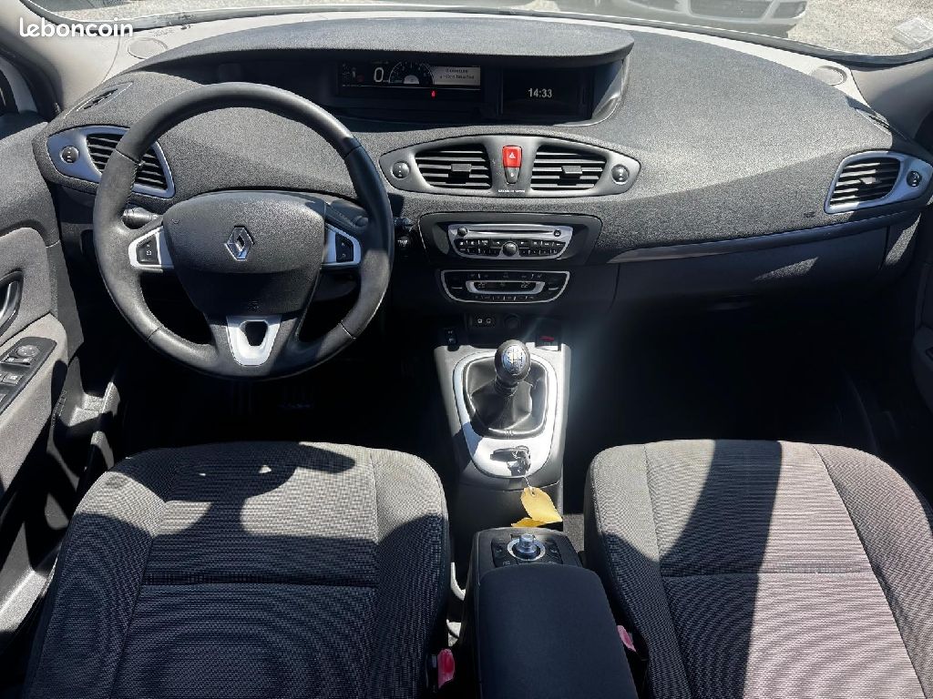 Renault Scénic III 1.6 dCi 130 CV eco2 15th GPS (image 9)