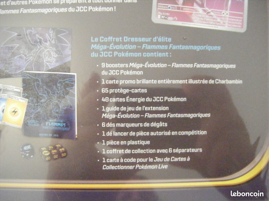 Coffret Dresseur D’Élite Pokémon – Méga-Évolution Flammes Fantasmagoriques – 9 Boosters, 1 Promo, Accessoires Premium