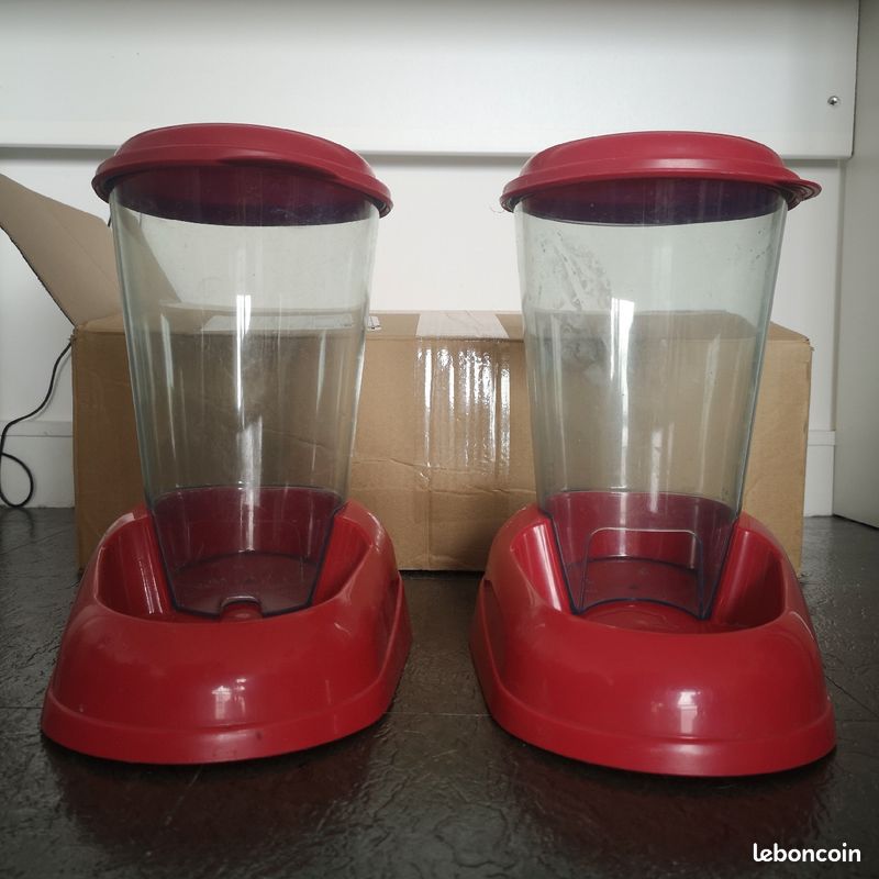 Distributeurs nourriture/eau pour animaux (image 1)