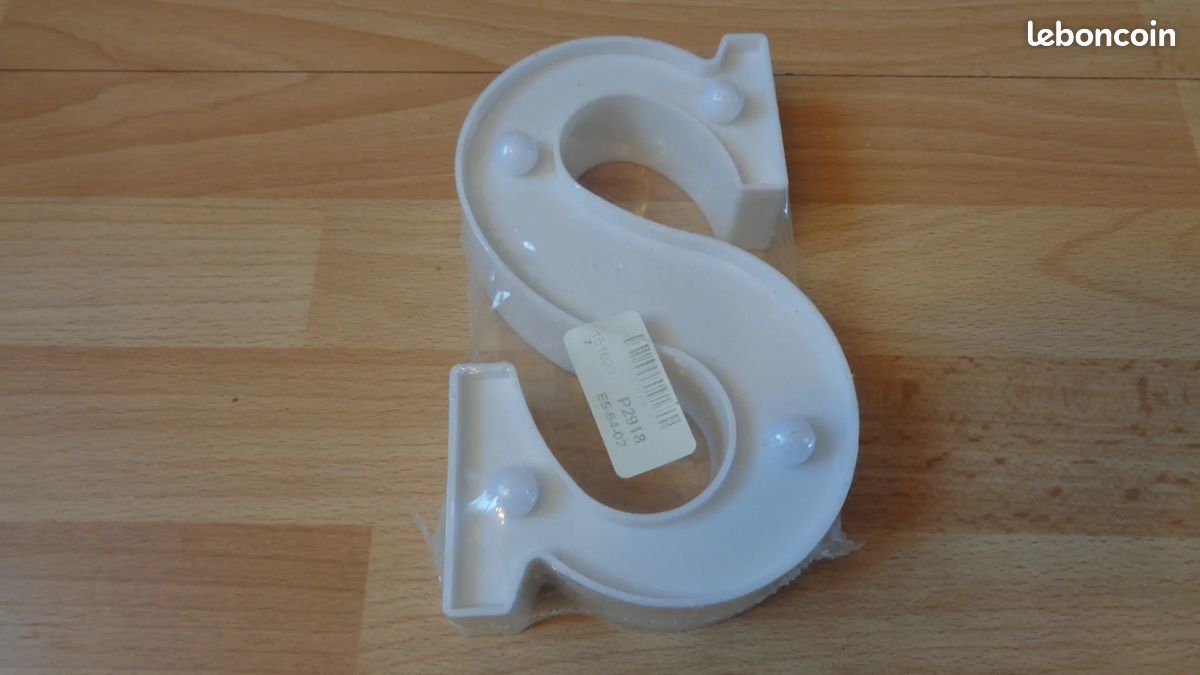 Lettre S lumineux 16 cm (image 1)