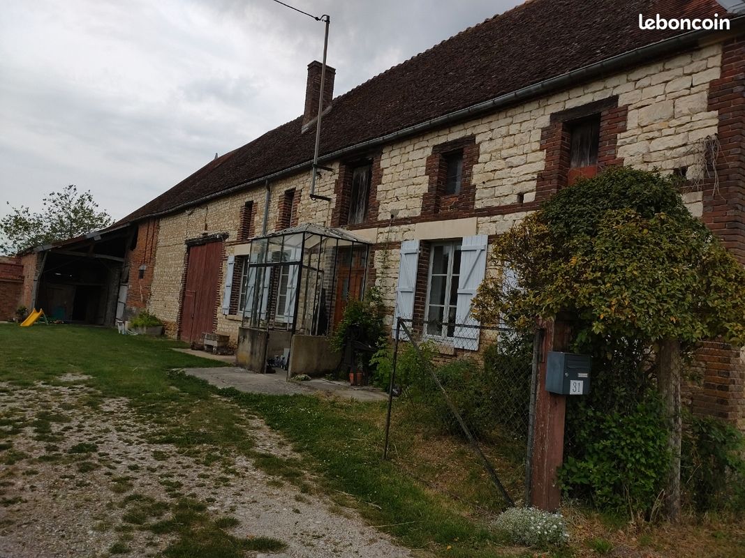 Maison 5 pièces 90 m² · à Montfey · 90 m² · 130 000 €
