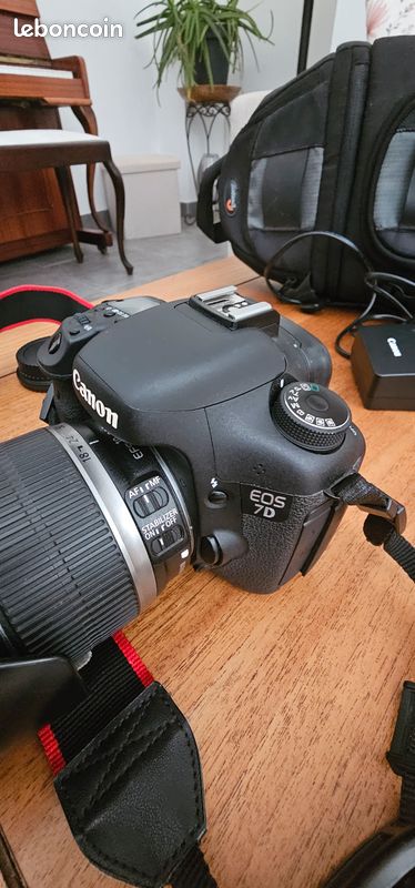 Canon EOS 7D + objectif Canon 18-200 IS + 3 batteries + sacoche – 18 085 déclenchements (image 2)
