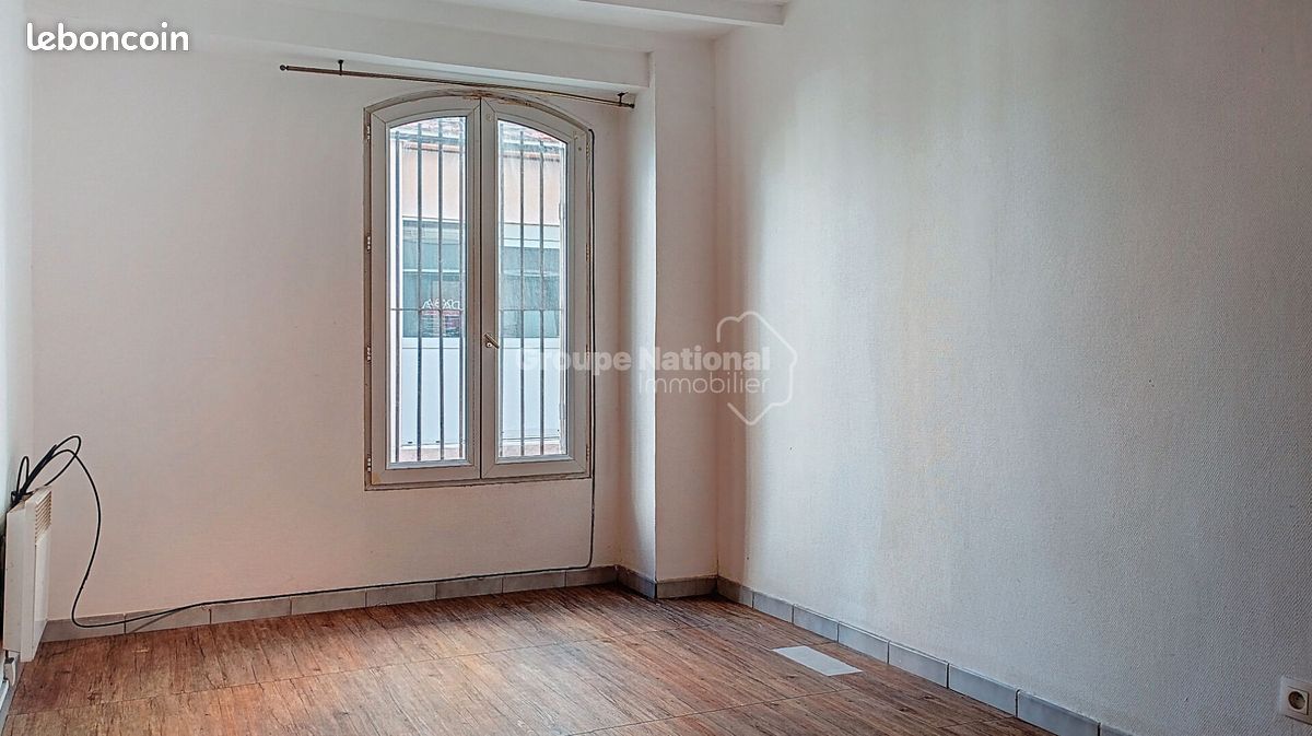 Appartement 1 pièce 27 m² · à Bollène · 27 m² · 250 €