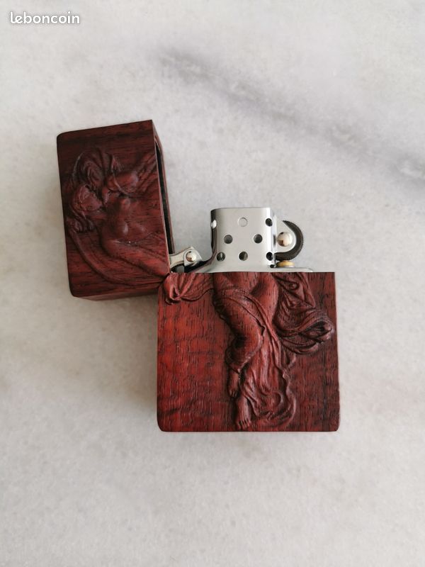 Briquet à essence avec sa boîte (image 2)
