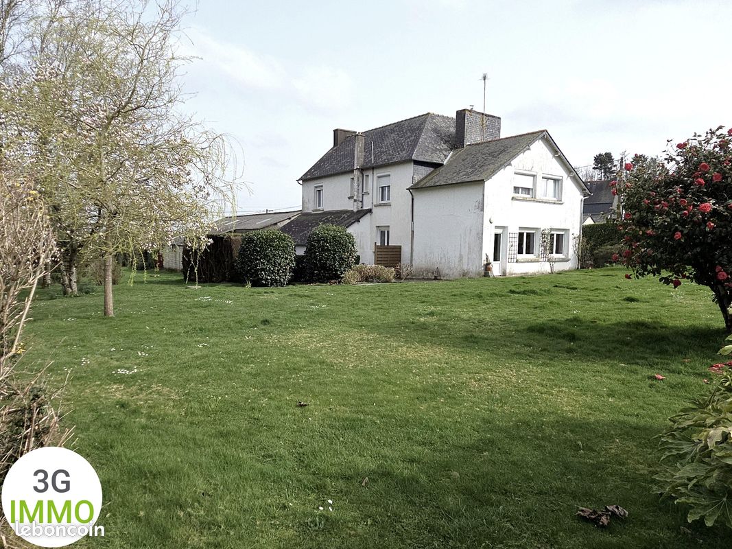Maison spacieuse avec jardin et dépendances | Maël-Carhaix centre (image 2)