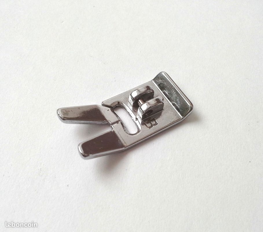 Pied presseur universel en métal 137627 pour machine à coudre Singer (image 3)