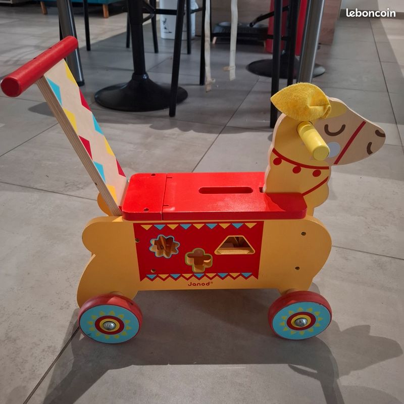 Véhicule JANOD Porteur Lama (bois) Dès 12 Mois Jeux