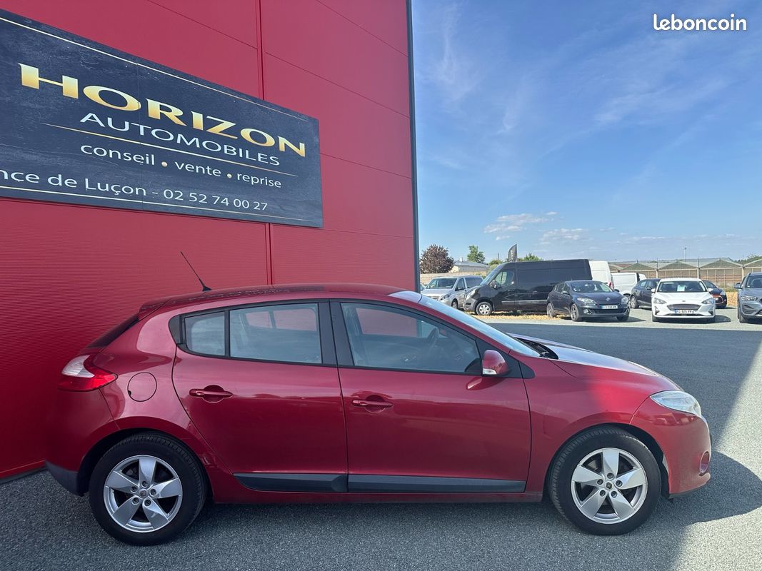 Renault Megane 3 Berline 5 ptes 1.9 DCI 131 CH AUTHENTIQUE - GARANTIE 12 MOIS (image 17)