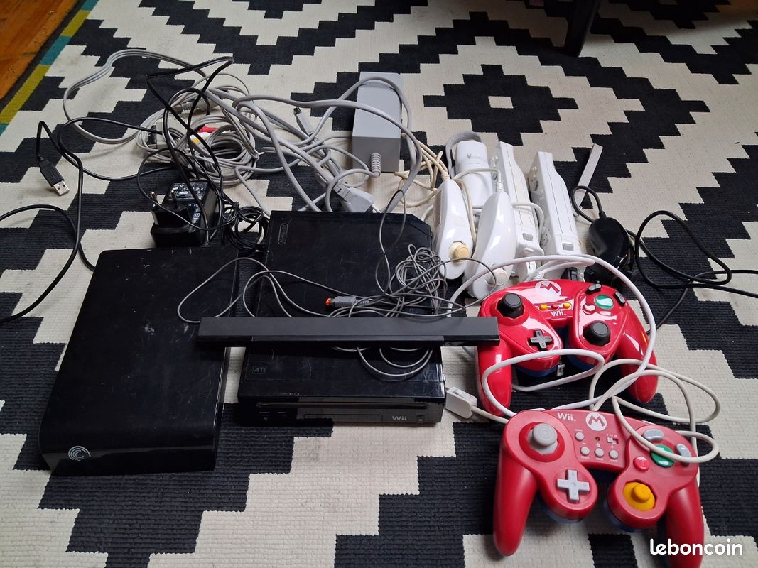 Wii + 3 manettes et nunchuk (image 1)