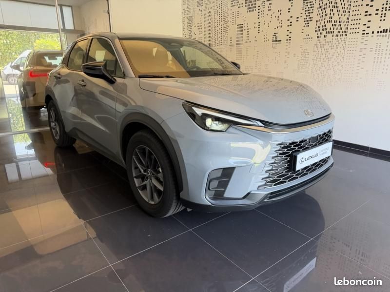 Lexus LBX 1.5 136ch 2WD (image 3)