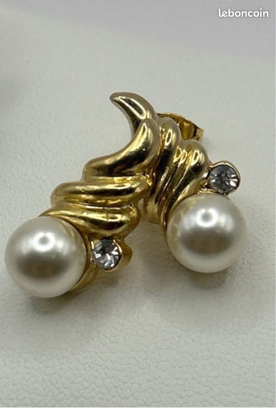 Boucles d’oreilles (image 1)