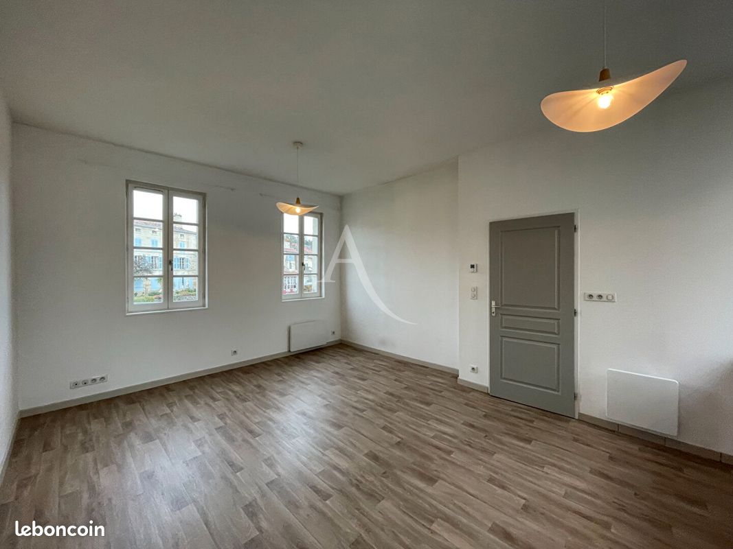 Appartement 2 pièces 42 m² · à Fontenay-le-Comte · 42 m² · 600 €/mois
